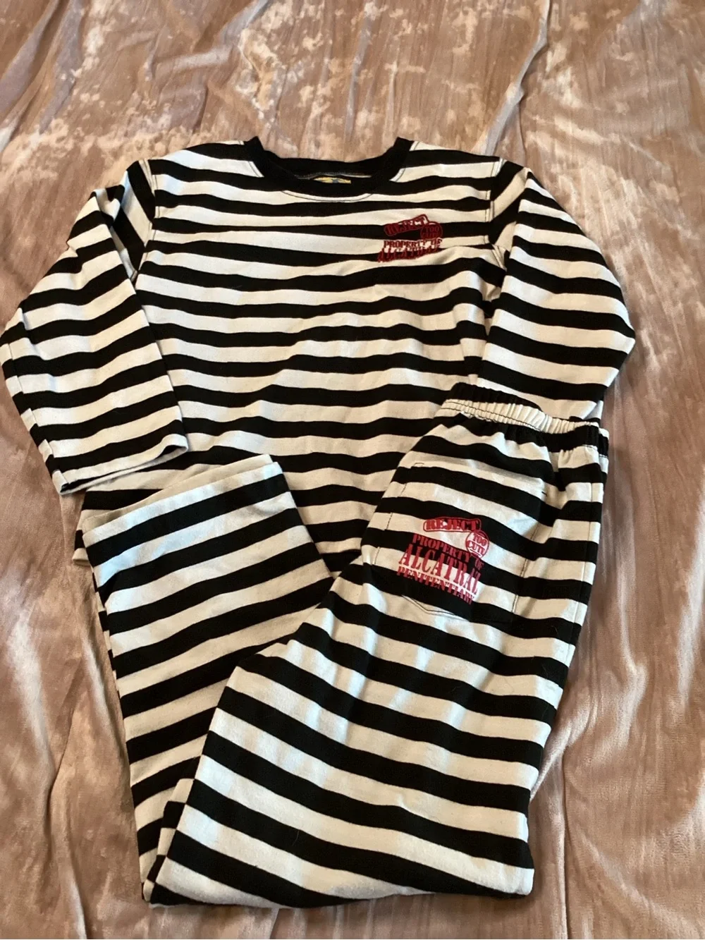 Kids Alcatraz Prisoner Striped Halloween Costume Set/Pajamas - small